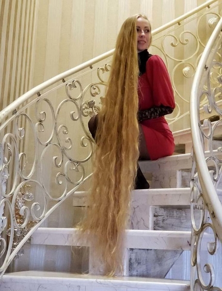 Рапунцель из Украины, которая не стригла волосы в течение 28 лет