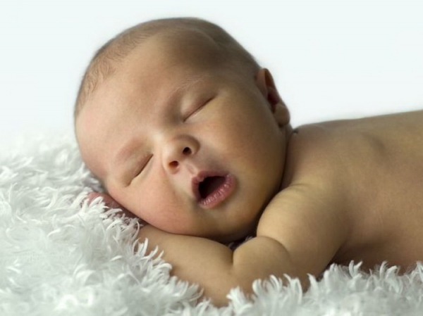 Ученые: материнское счастья зависит от сна детей