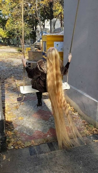 Рапунцель из Украины, которая не стригла волосы в течение 28 лет